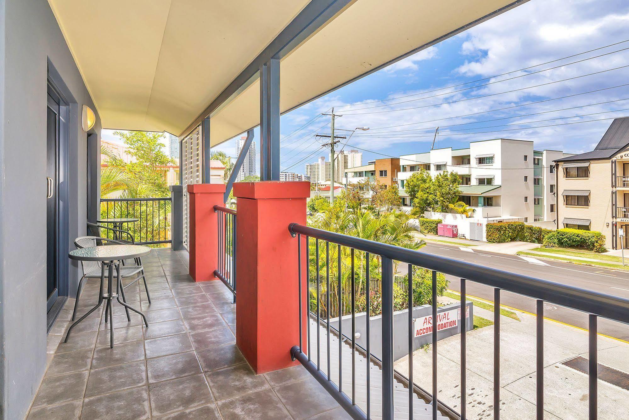 Arrival Lodge Hostel Accommodation Gold Coast Exterior foto